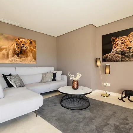 Apartamento Penthouse With Sea Views In Nueva Andalucia