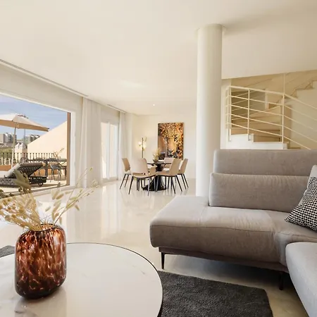 Penthouse With Sea Views In Nueva Andalucia *