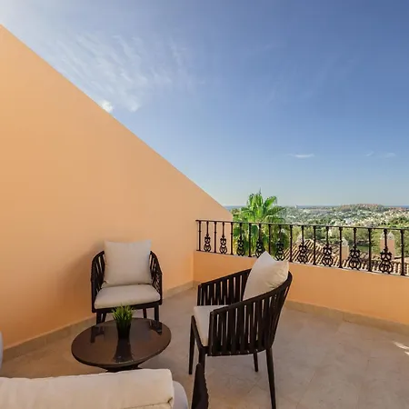 Penthouse With Sea Views In Nueva Andalucia * Marbella