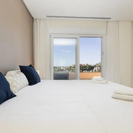 Apartment Penthouse With Sea Views In Nueva Andalucia *