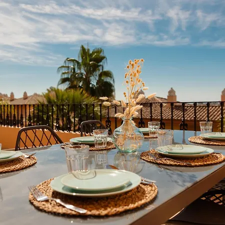 Penthouse With Sea Views In Nueva Andalucia Marbella